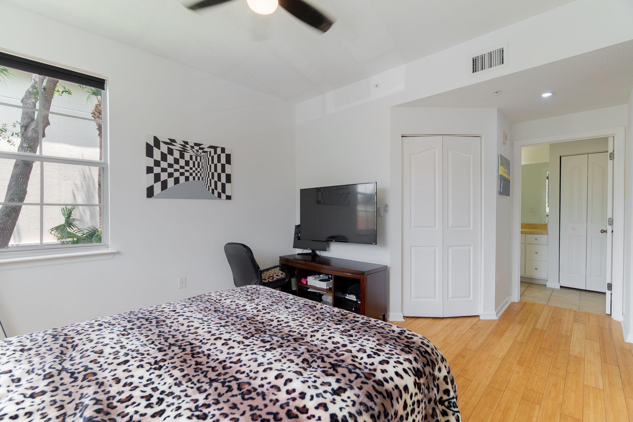 MEZZANO CONDO - Residential