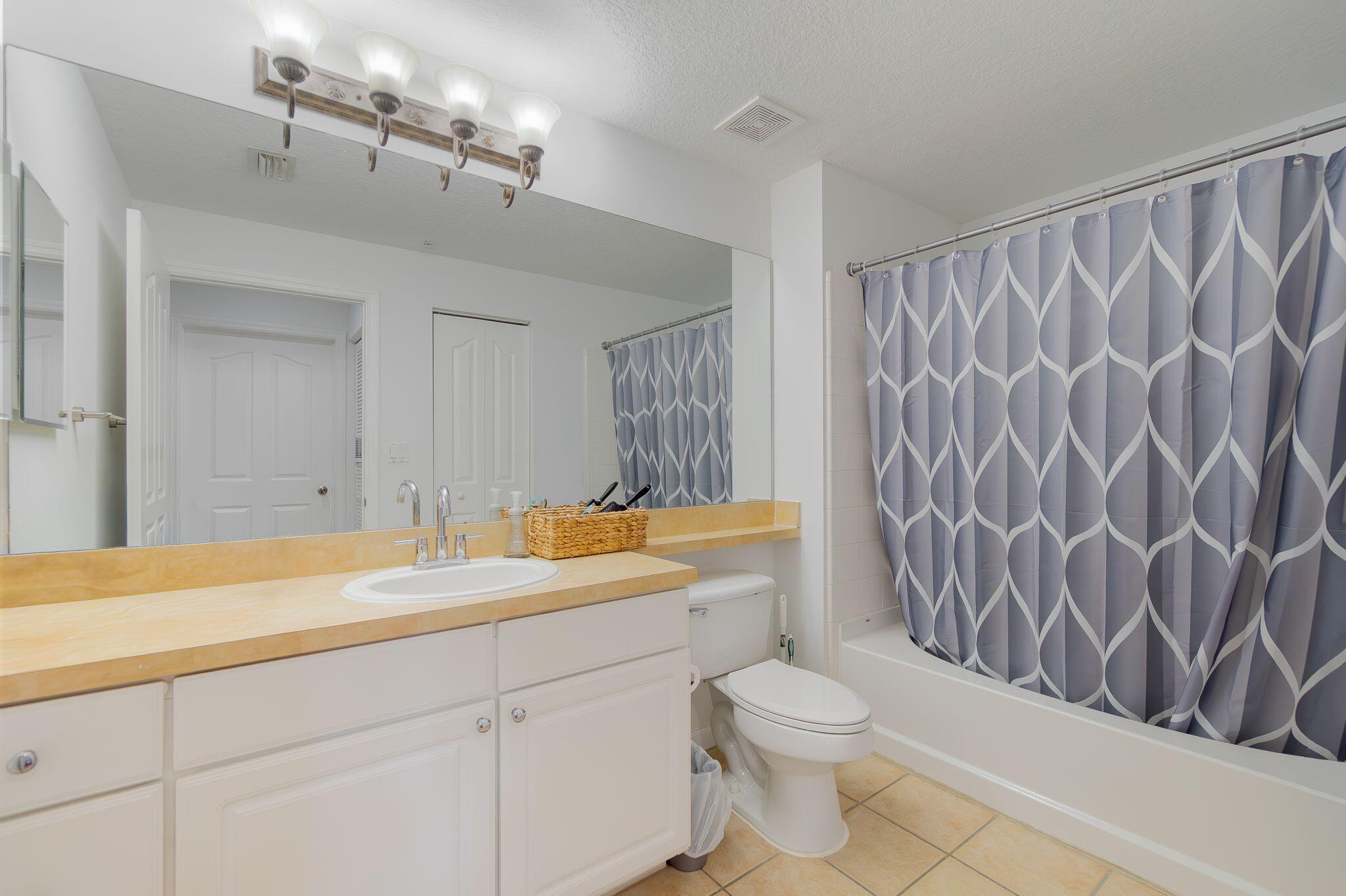 MEZZANO CONDO - Residential