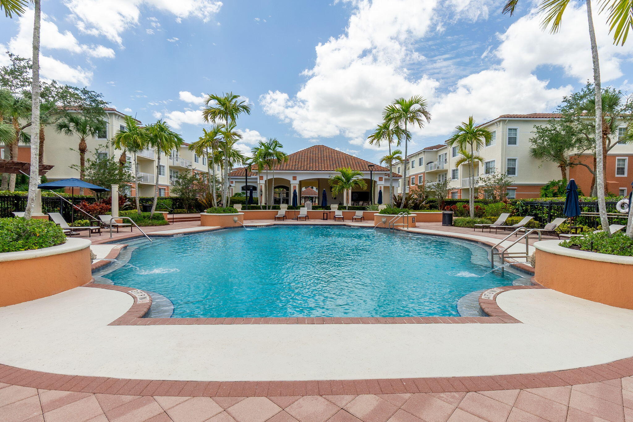MEZZANO CONDO - Residential