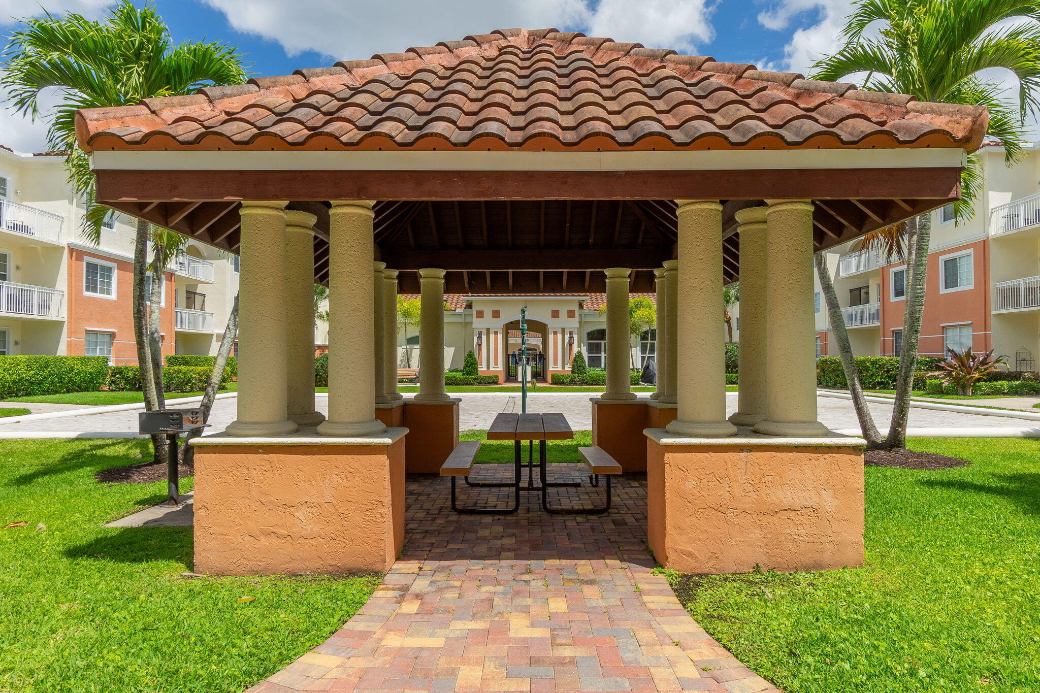 MEZZANO CONDO - Residential