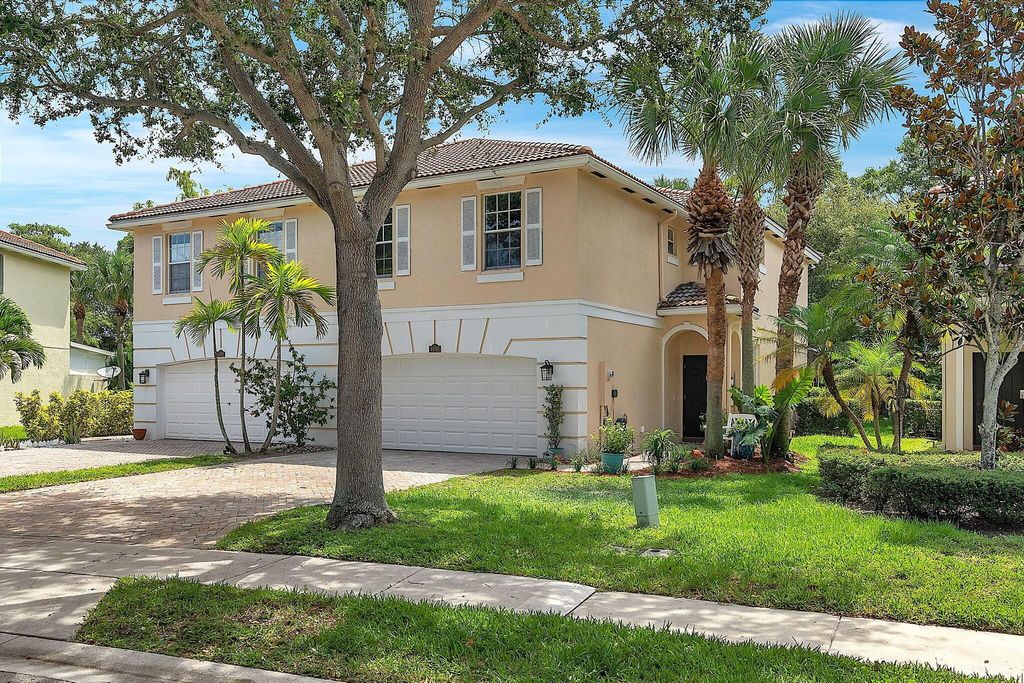 Photo of 4498 Thornwood Circle, Palm Beach Gardens, FL 33418 (MLS # R10898746)