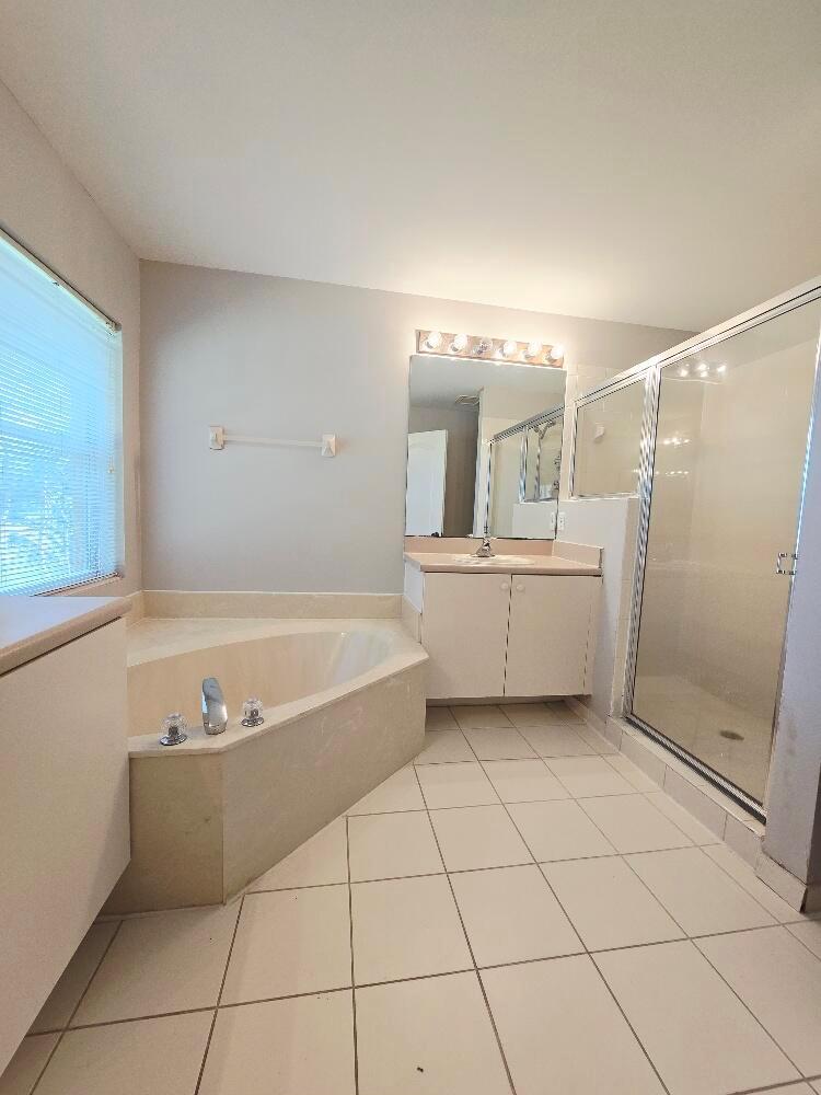 SEMINOLE ESTATES & TOWNHO - Residential Lease