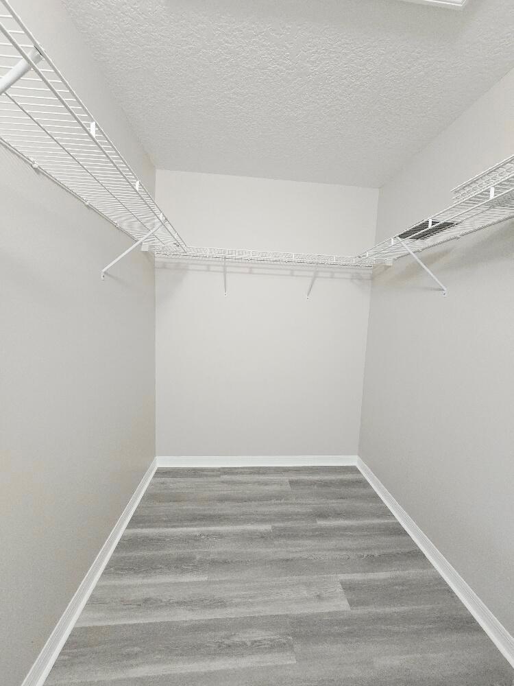 SEMINOLE ESTATES & TOWNHO - Residential Lease