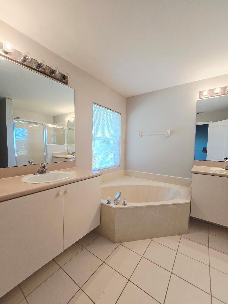 SEMINOLE ESTATES & TOWNHO - Residential Lease