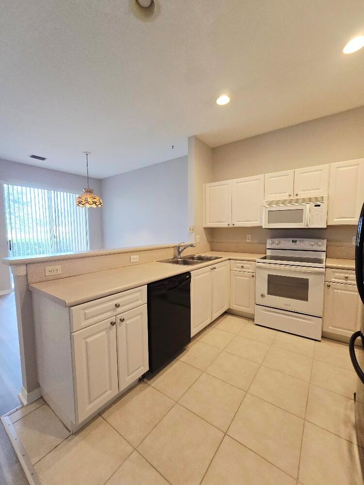 SEMINOLE ESTATES & TOWNHO - Residential Lease