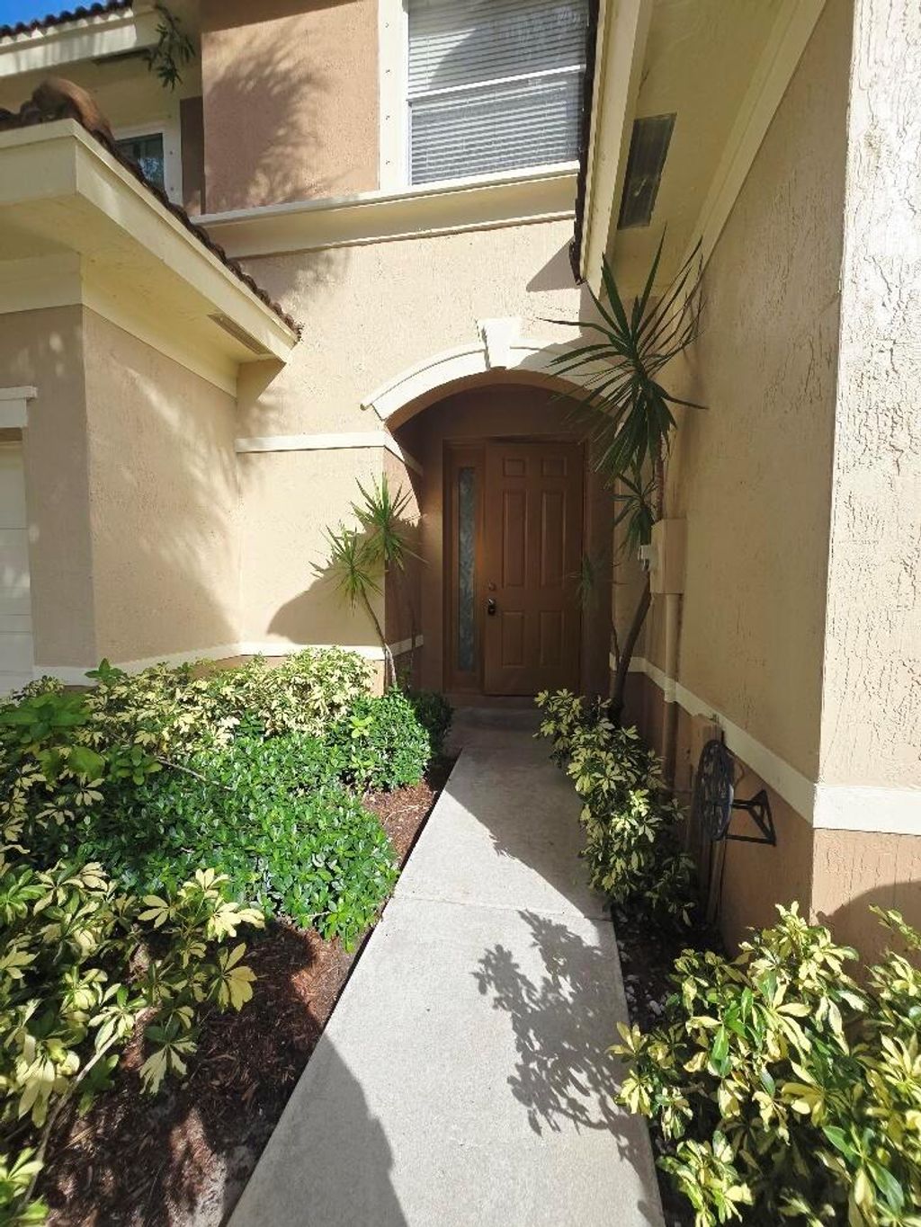 Photo of 329 River Bluff Lane, Royal Palm Beach, FL 33411 (MLS # R11137729)