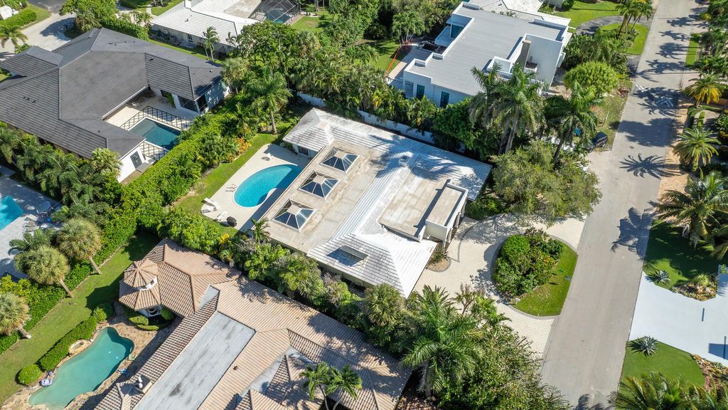 Photo of 2100 Cocoanut Road, Boca Raton, FL 33432 (MLS # R11114554)