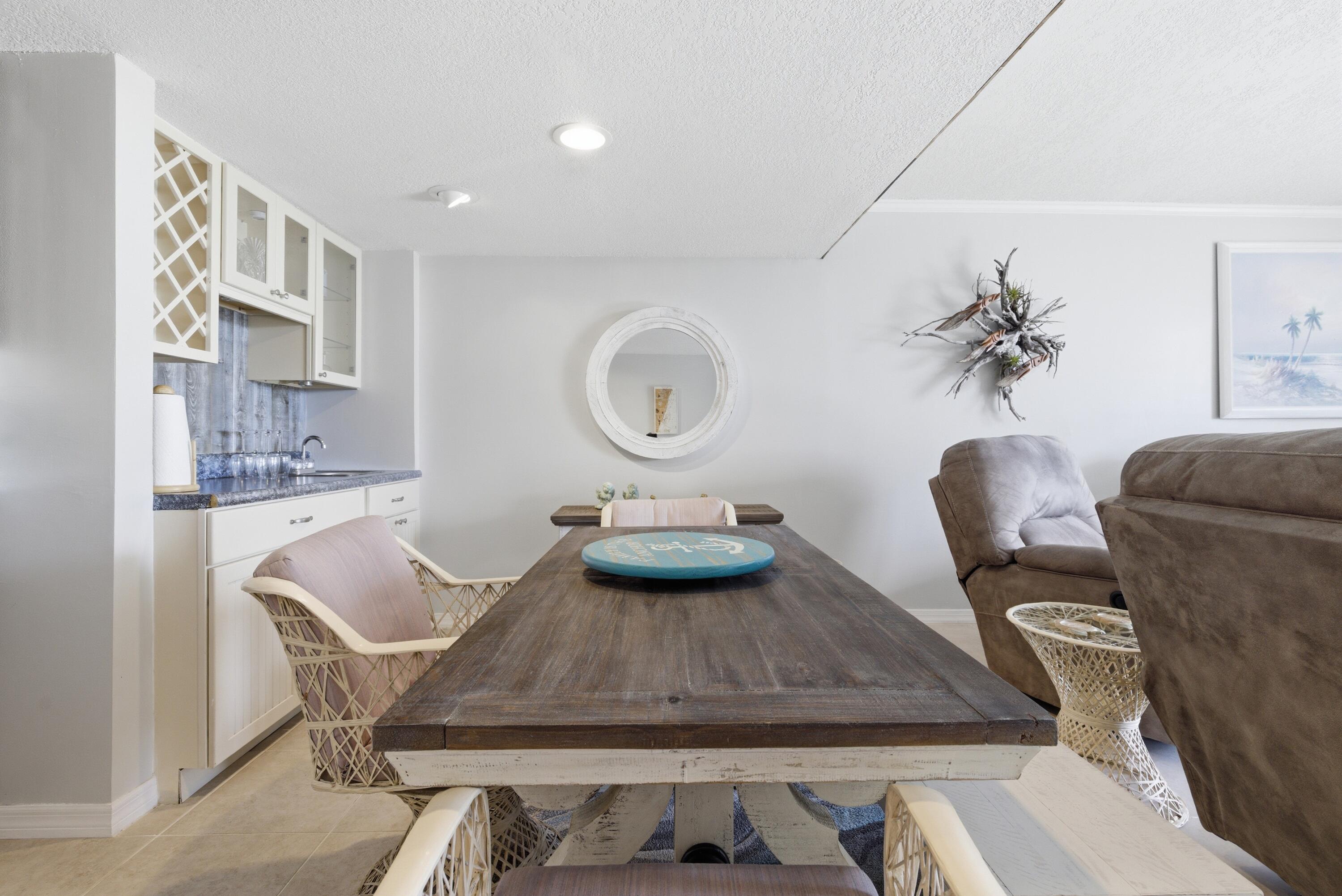 AVALON BEACH CLUB, A CONDOMINIUM - Residential Lease