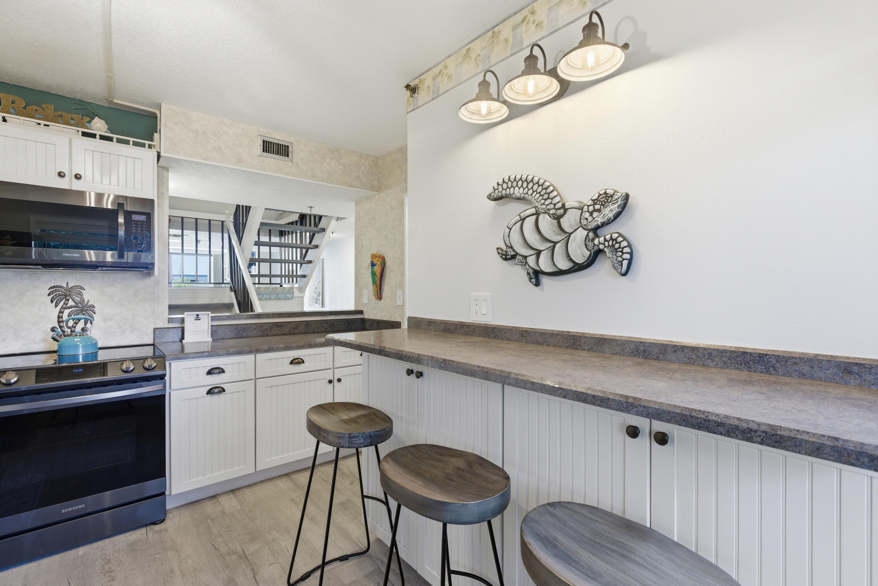 AVALON BEACH CLUB, A CONDOMINIUM - Residential Lease