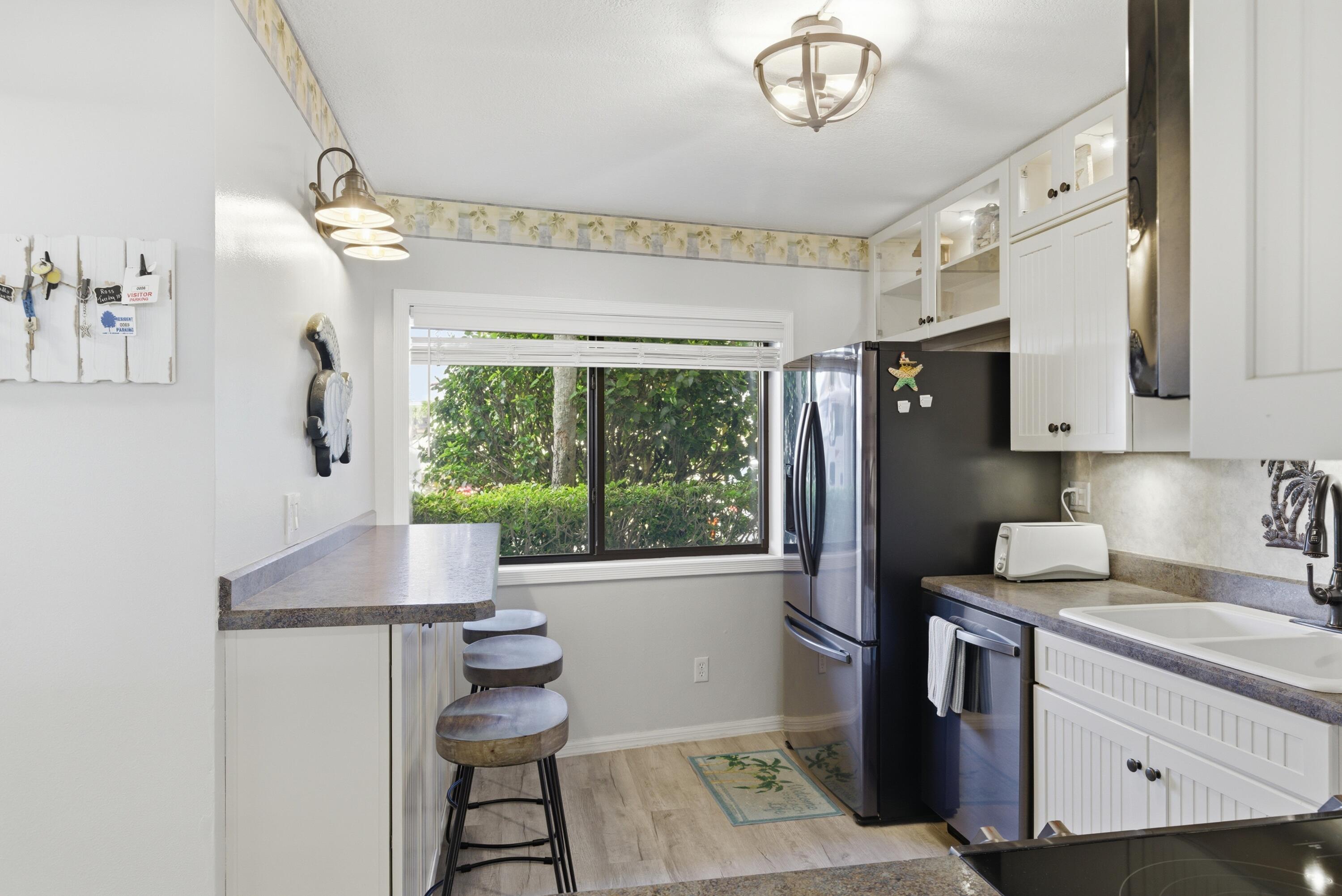 AVALON BEACH CLUB, A CONDOMINIUM - Residential Lease