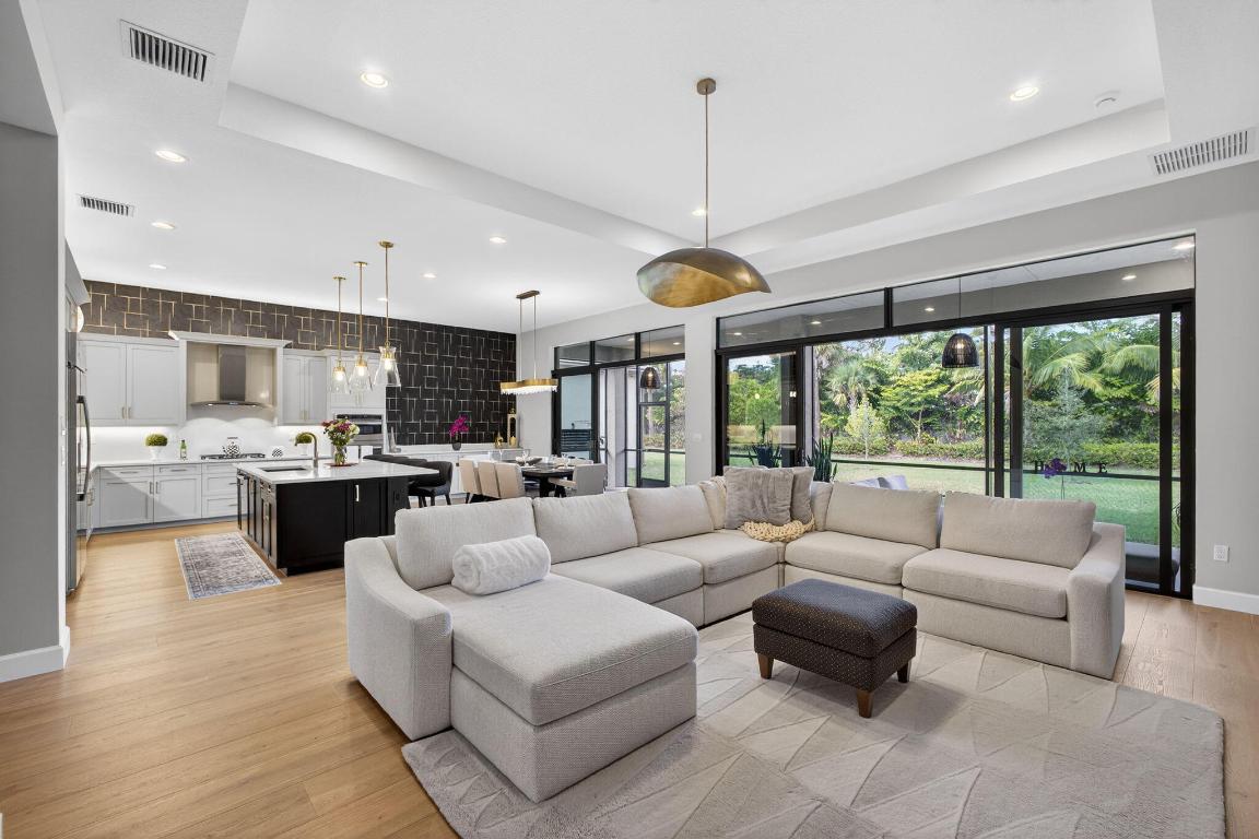 11104 Glen Orchard Lane