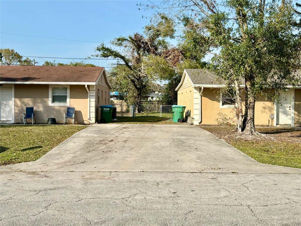 Photo of 6602 Palomar Parkway, Fort Pierce, FL 34951 (MLS # F10484835)