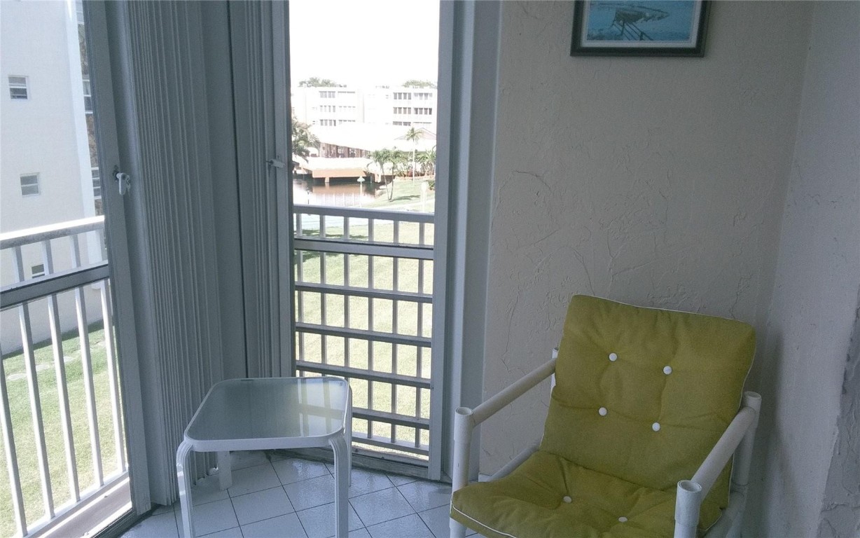 Meadowbrook Lakes Bldg 3 - Residential