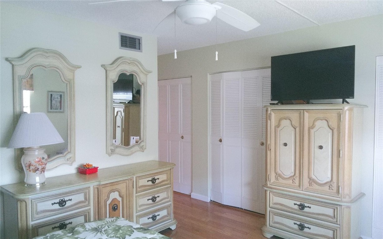 Meadowbrook Lakes Bldg 3 - Residential