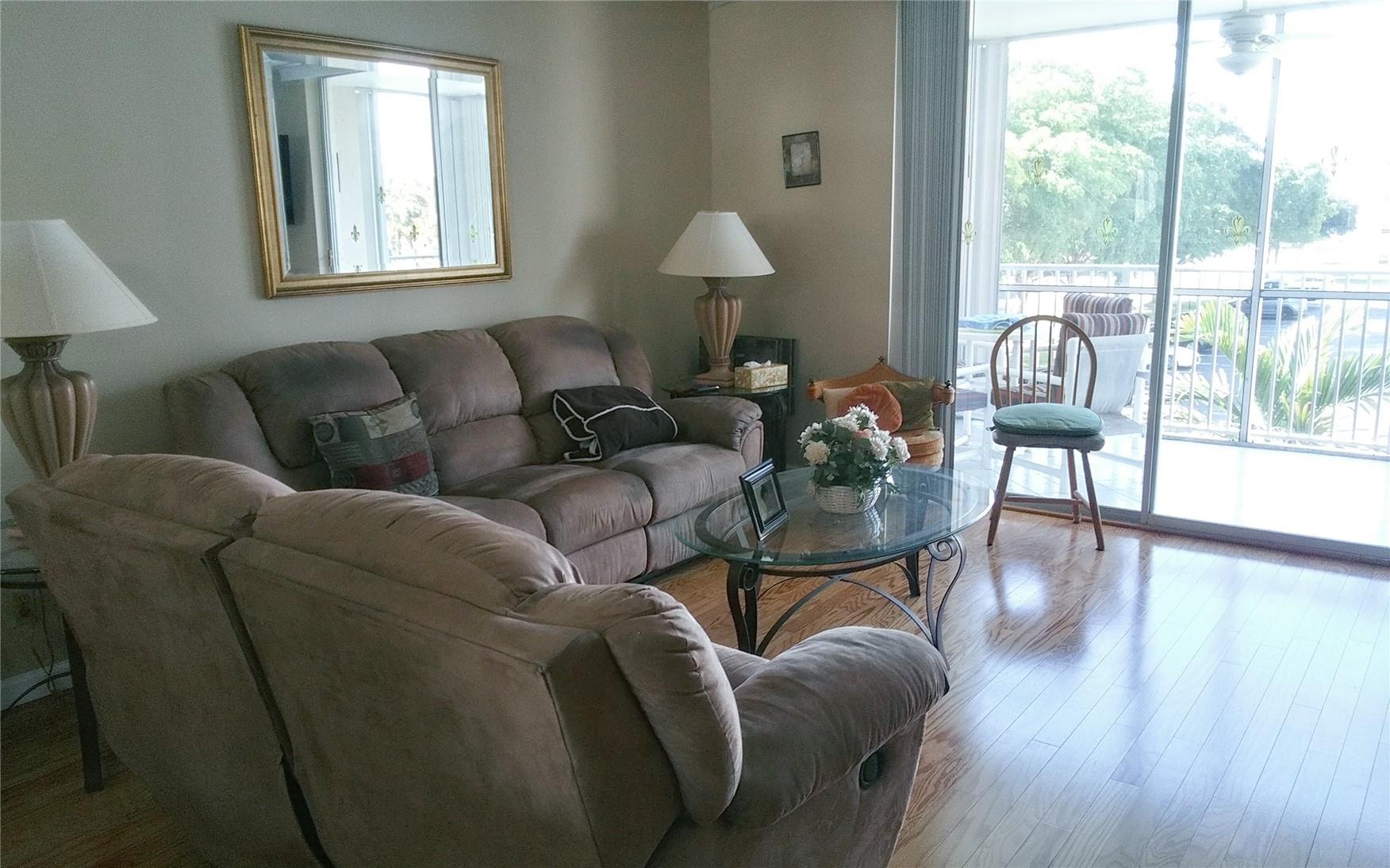 206 SE 10th St 302