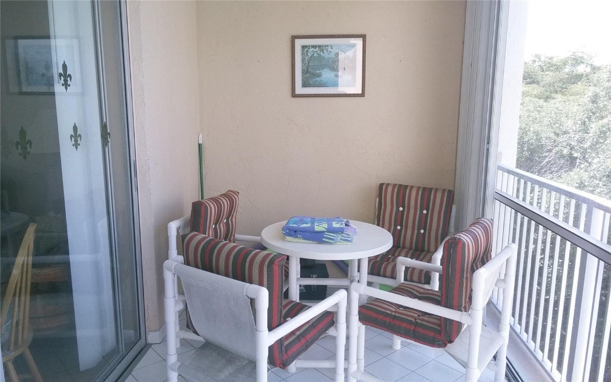 Meadowbrook Lakes Bldg 3 - Residential