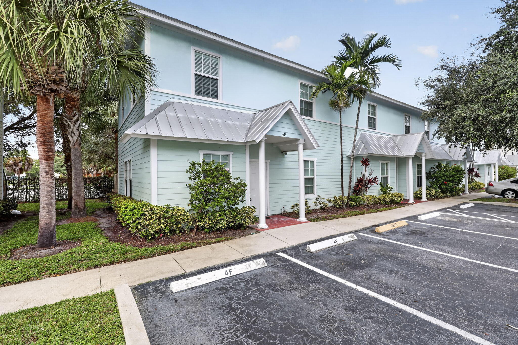 View photos, virtual tours, details... 4216 Leo Lane 4F