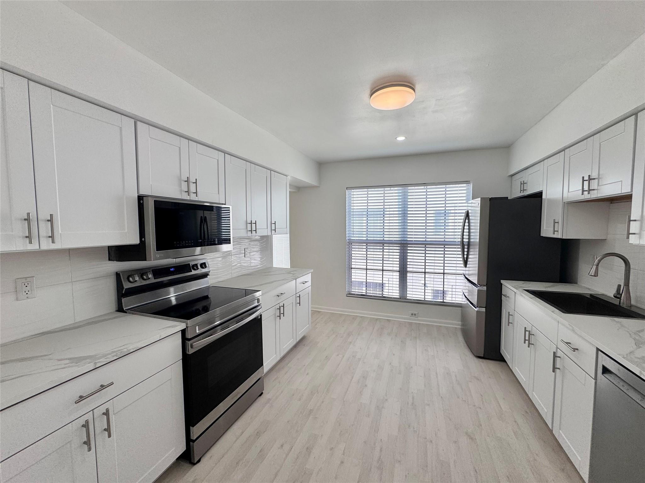 Lakes Woodhaven Condo 01 - Residential Lease