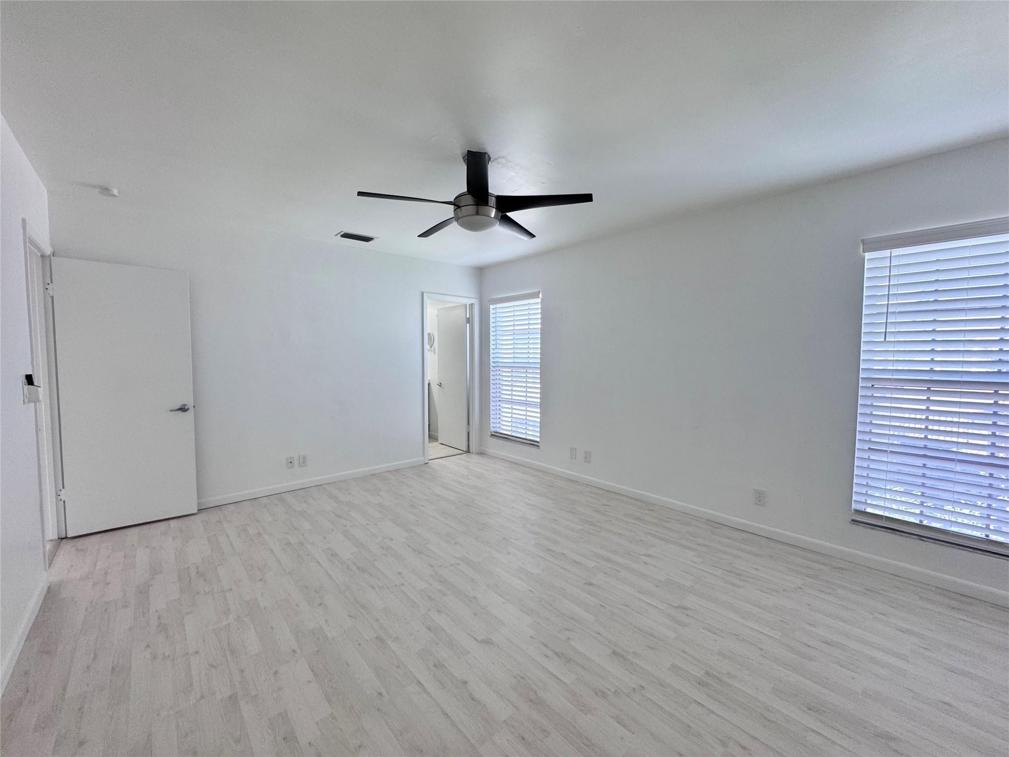 Lakes Woodhaven Condo 01 - Residential Lease