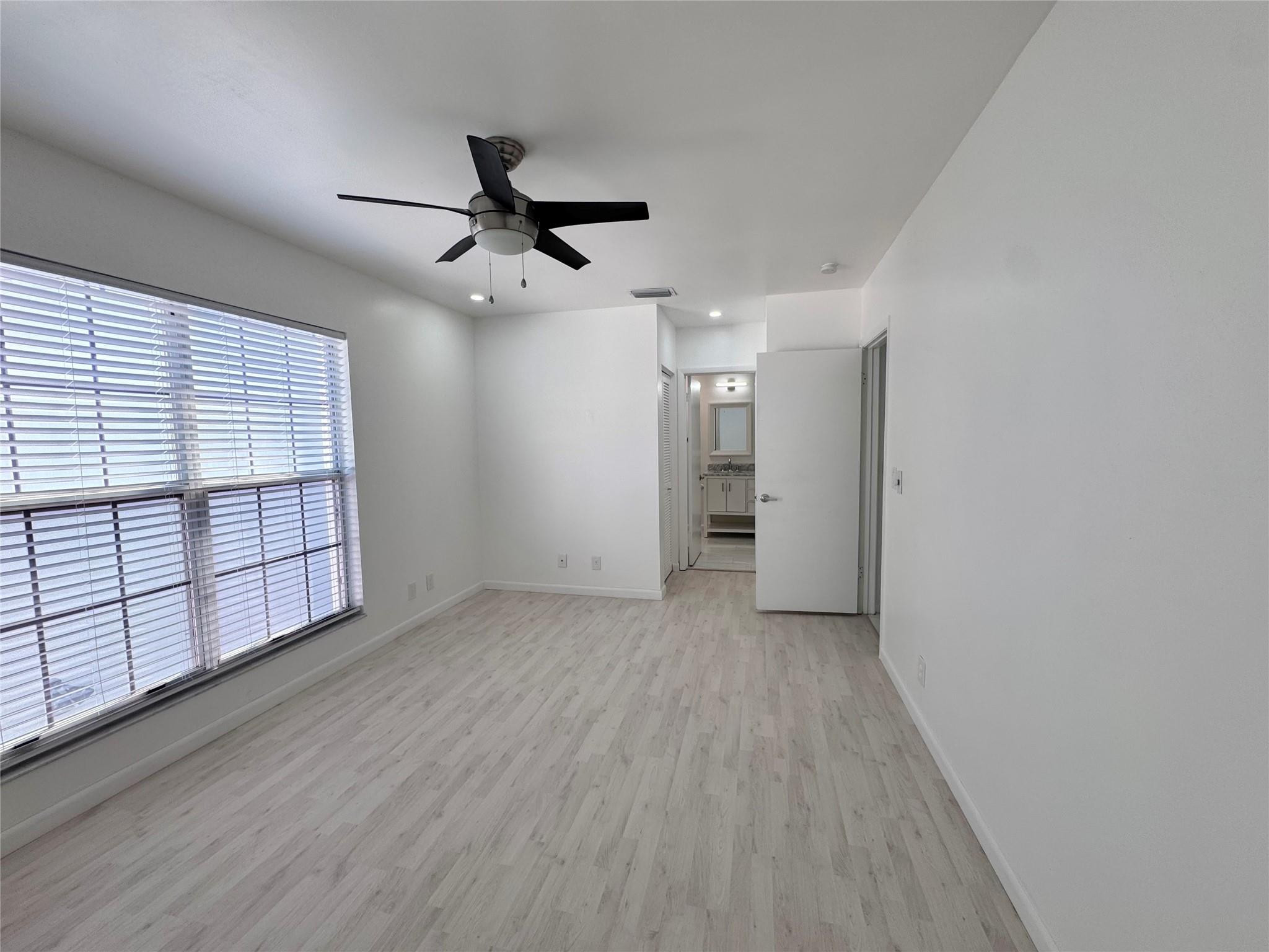 Lakes Woodhaven Condo 01 - Residential Lease