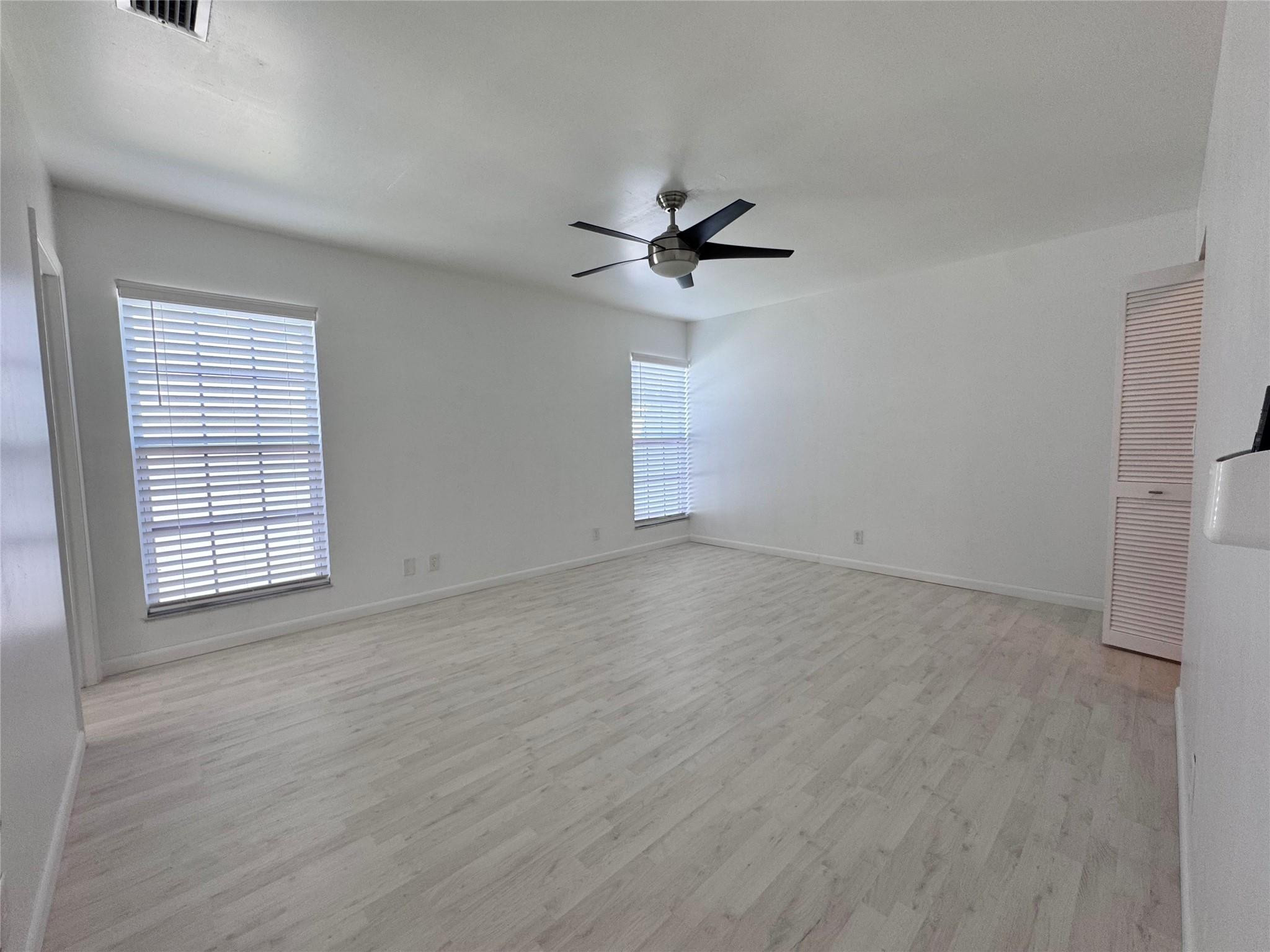 Lakes Woodhaven Condo 01 - Residential Lease