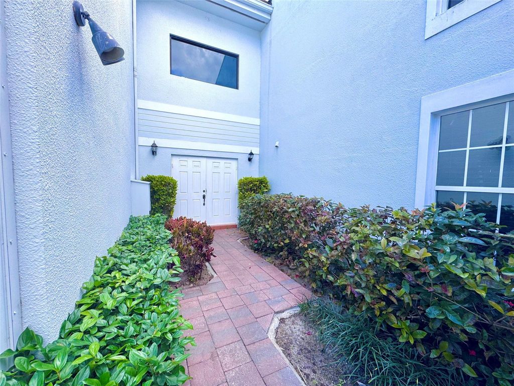 Photo of 6237 Old Court Road #204, Boca Raton, FL 33433 (MLS # F10554017)