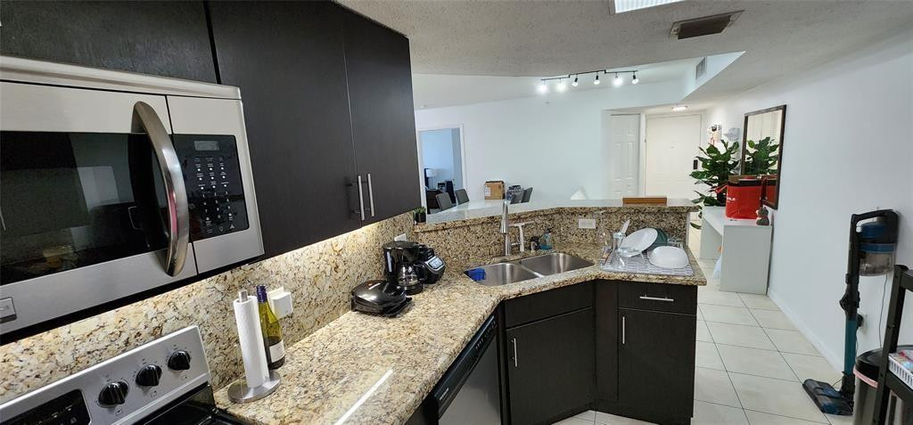 EVERGREEN LAKES CONDOMINI - Residential