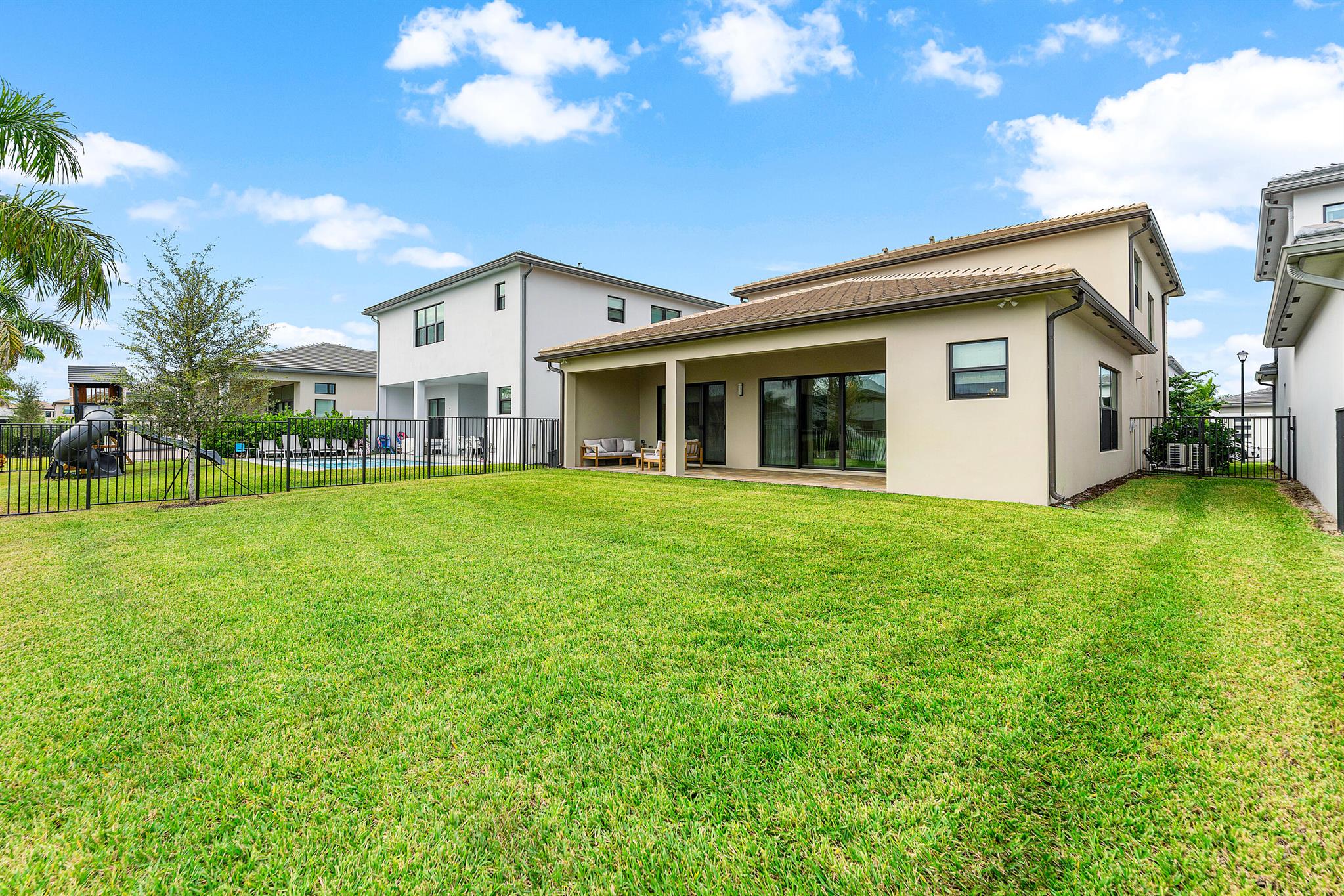 Lotus Palm - Residential