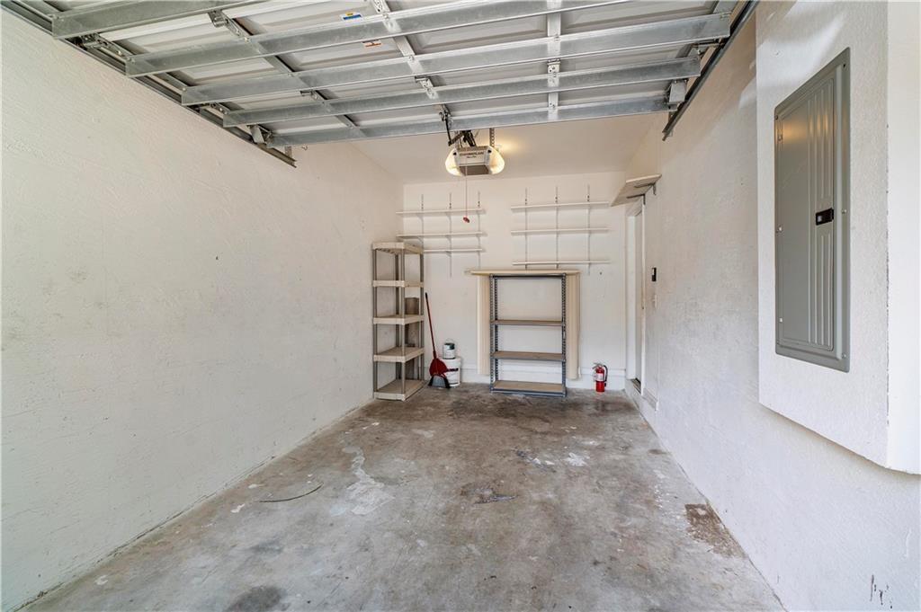 6373 Landings Way