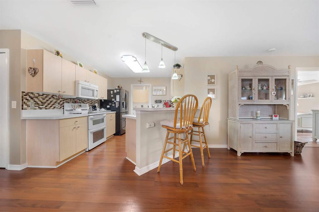 SPANISH LAKES FAIRWAYS LEASEHOLD ESTATES - Residential