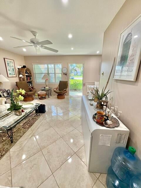 View photos, virtual tours, details... 49 Norwich C
