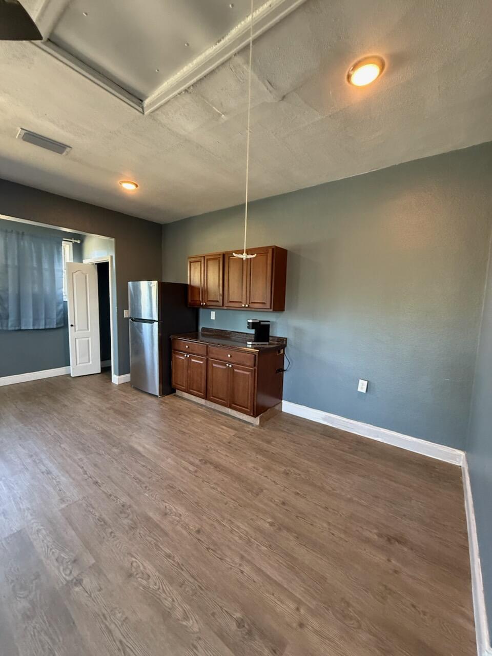 HICKORY SANDS SUB - Residential Lease