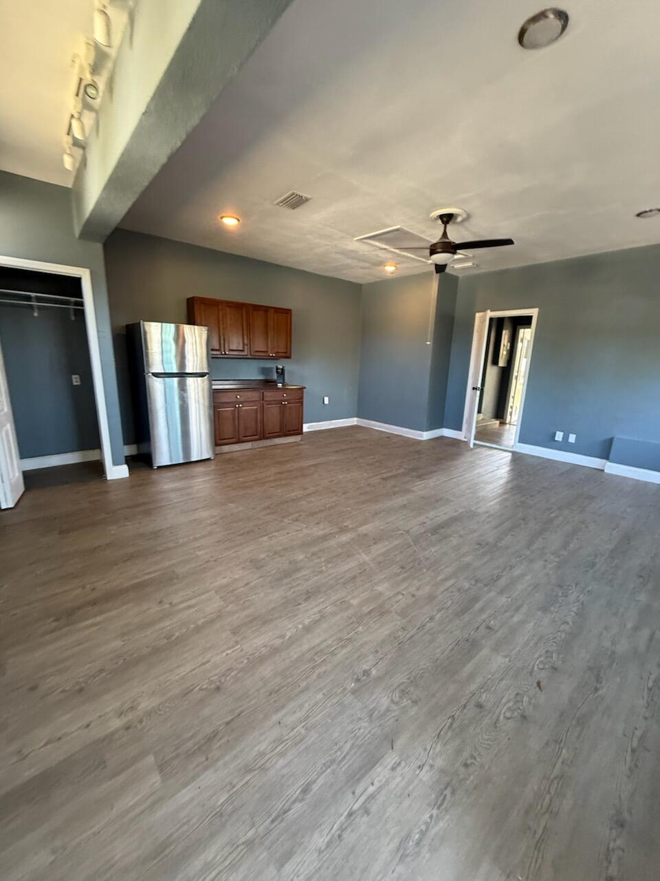 HICKORY SANDS SUB - Residential Lease