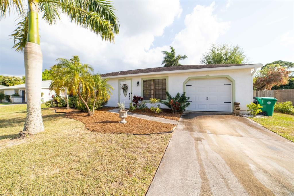 Photo of 2380 SE Gillette Avenue, Port Saint Lucie, FL 34952 (MLS # R10701662)