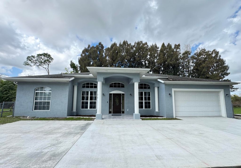 Photo of 315 Kaye Street, Fort Pierce, FL 34947 (MLS # R11126141)