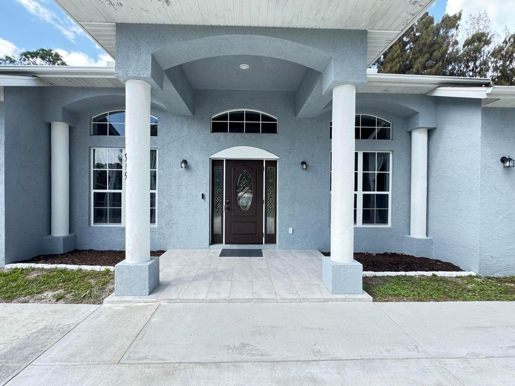 Photo of 315 Kaye Street, Fort Pierce, FL 34947 (MLS # R11126141)