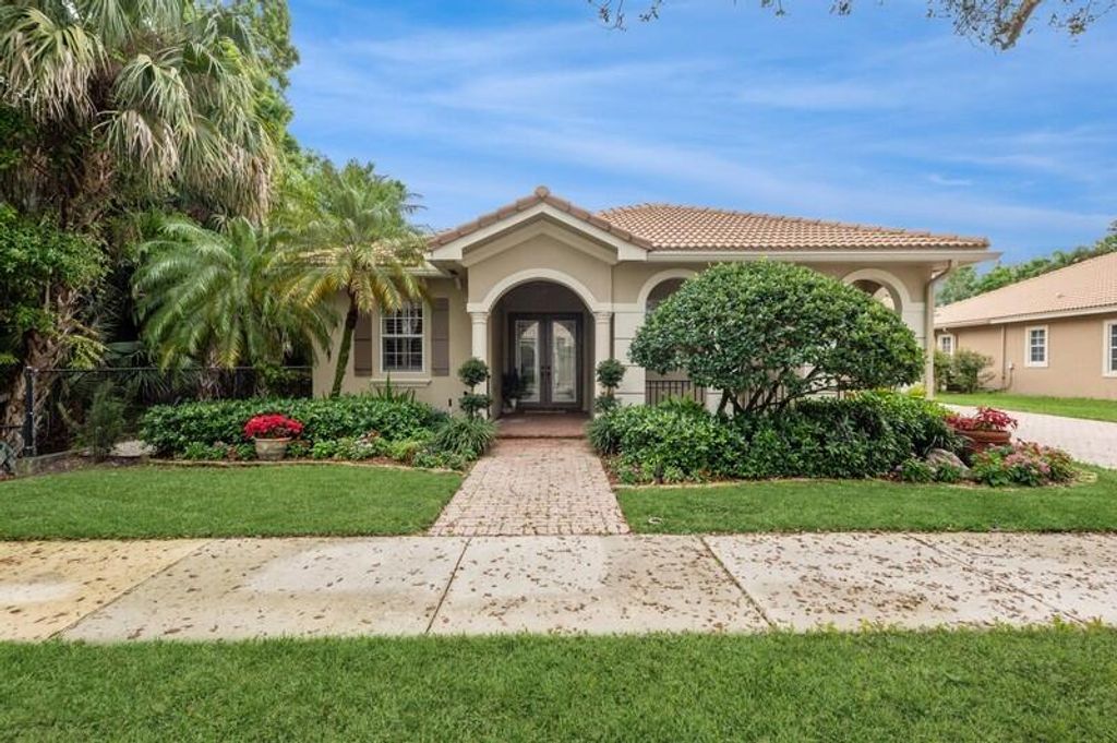 Photo of 184 Via Rosina, Jupiter, FL 33458 (MLS # R10966652)