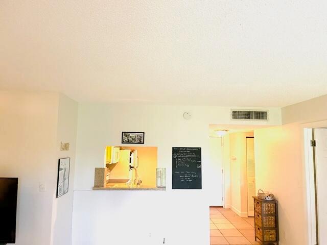 CASA DEL RIO CONDO - Residential Lease