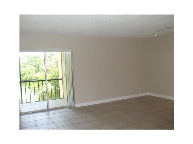 CASA DEL RIO CONDO - Residential Lease