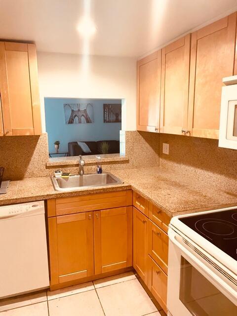 CASA DEL RIO CONDO - Residential Lease