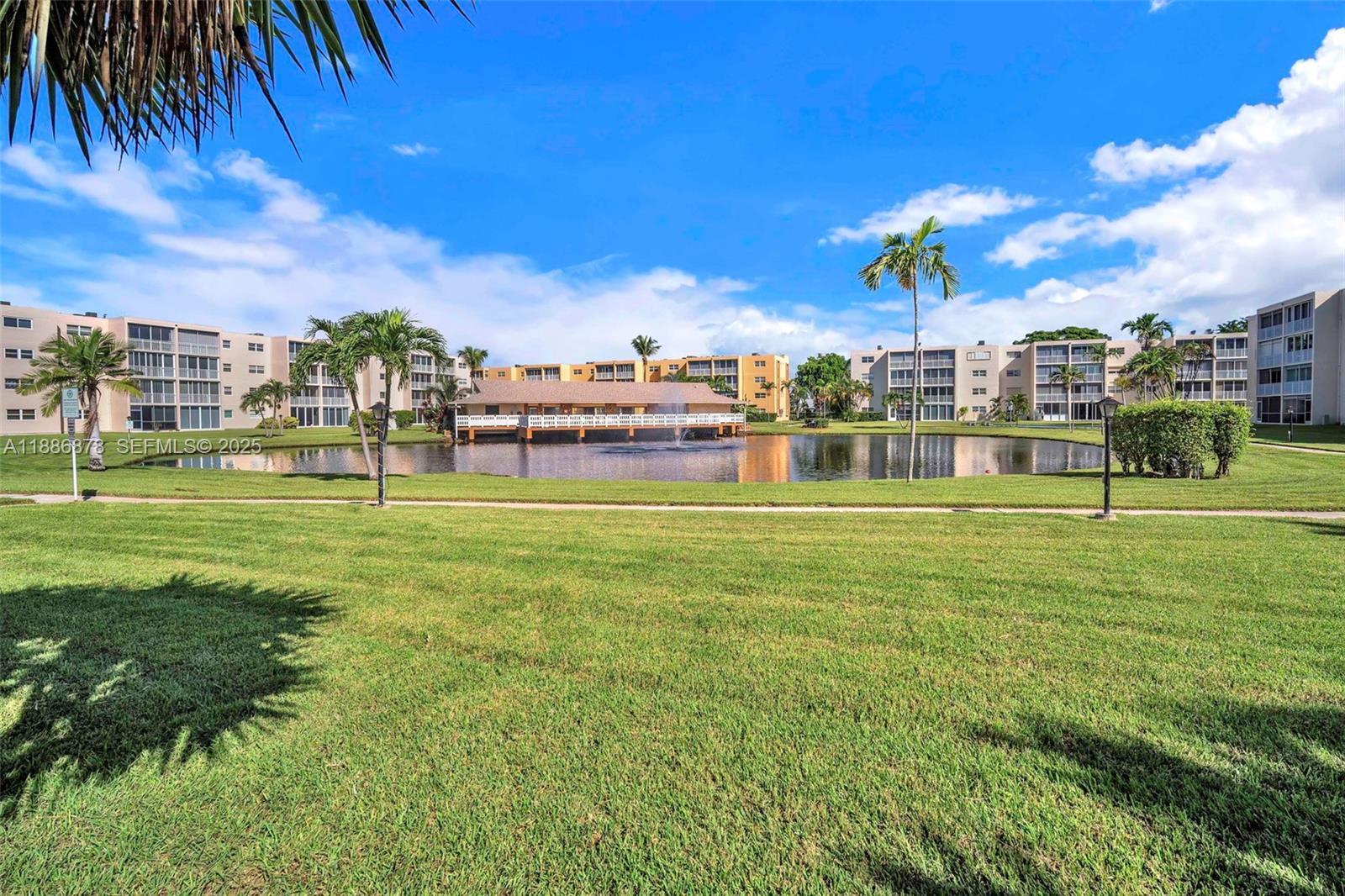 MEADOWBROOK LAKES CONDO - Residential