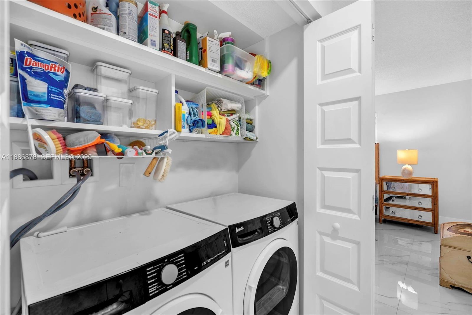 MEADOWBROOK LAKES CONDO - Residential