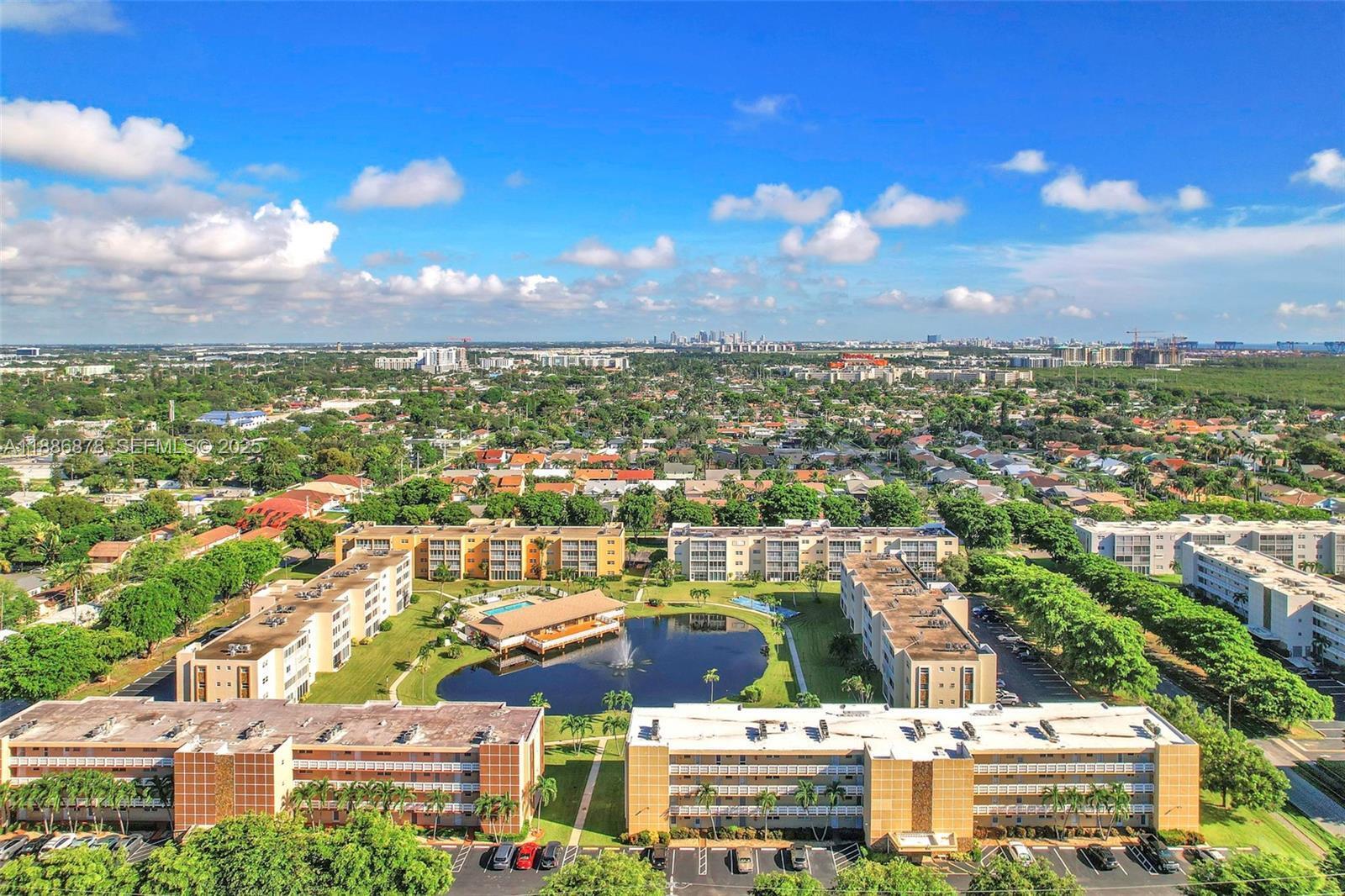 MEADOWBROOK LAKES CONDO - Residential