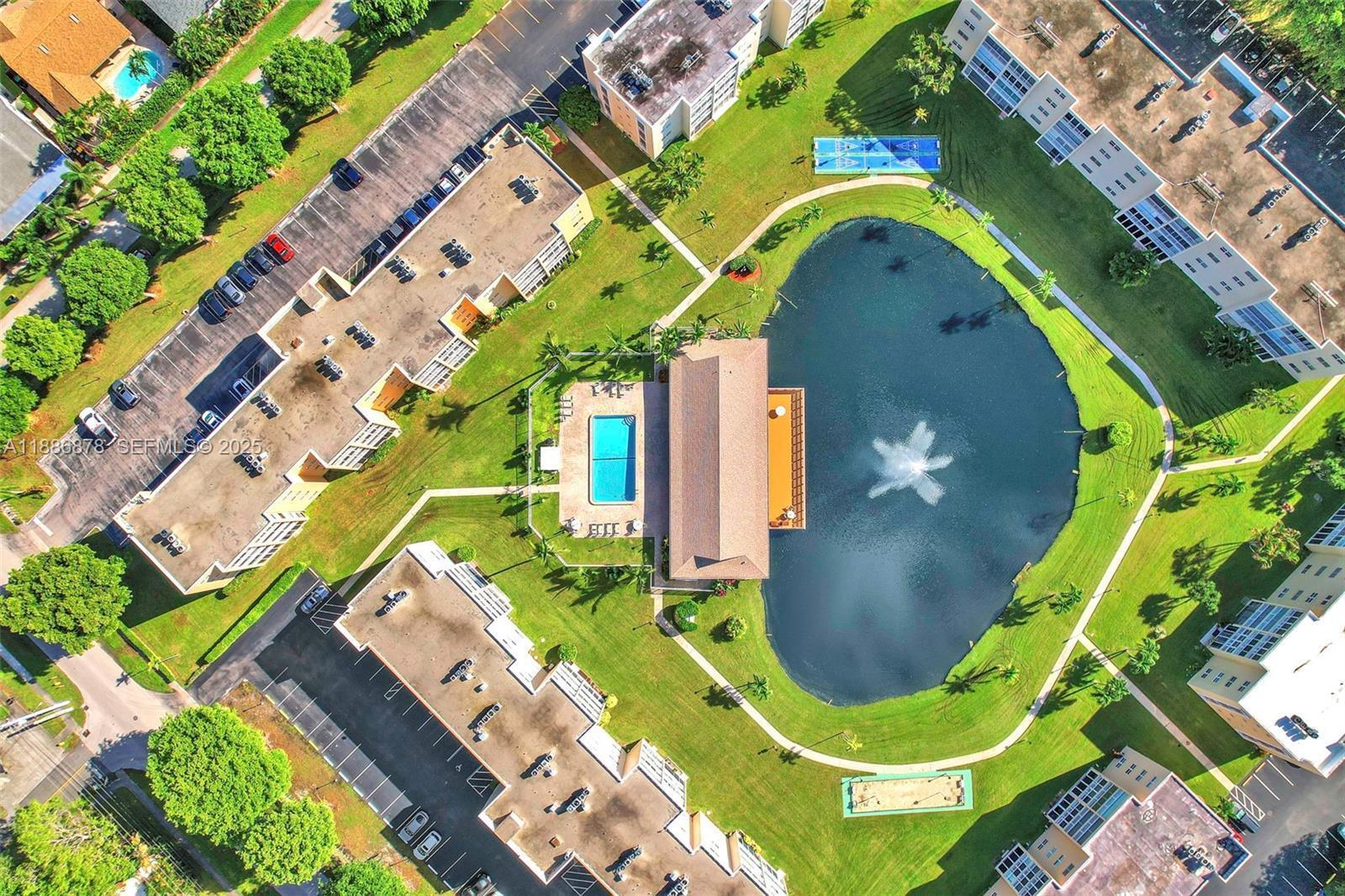 MEADOWBROOK LAKES CONDO - Residential