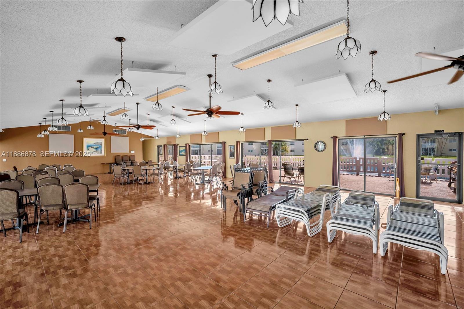 MEADOWBROOK LAKES CONDO - Residential