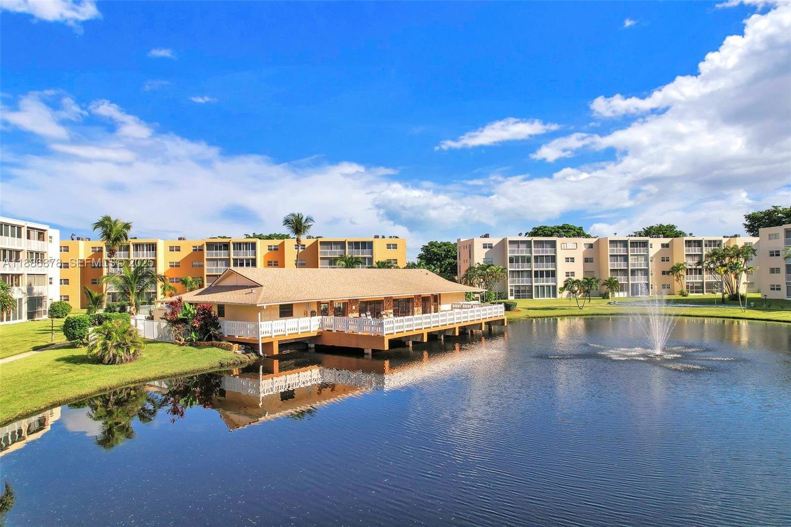 MEADOWBROOK LAKES CONDO - Residential