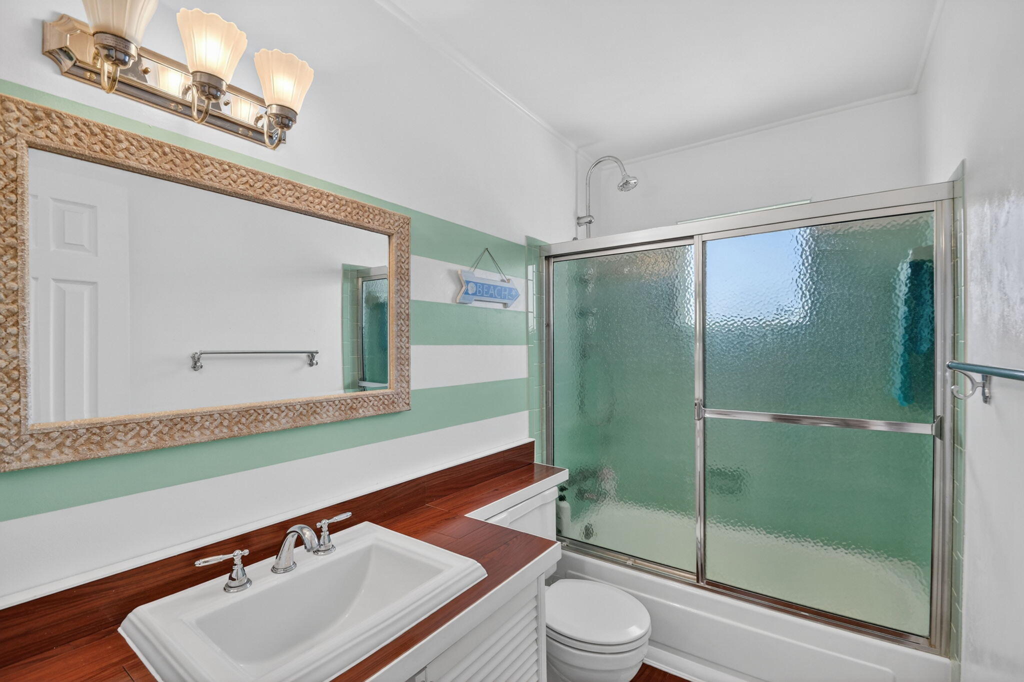 VILLAGE ROYALE CONDO 1 - Residential