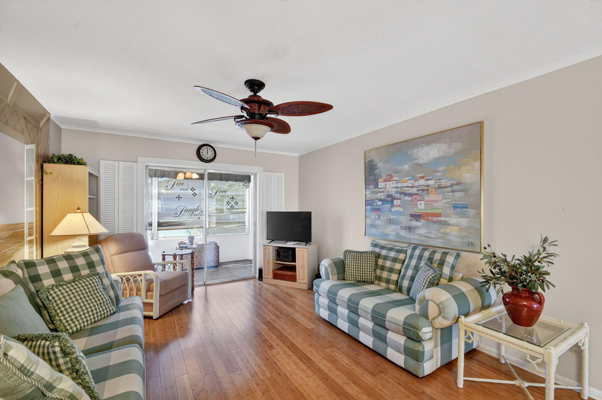 VILLAGE ROYALE CONDO 1 - Residential
