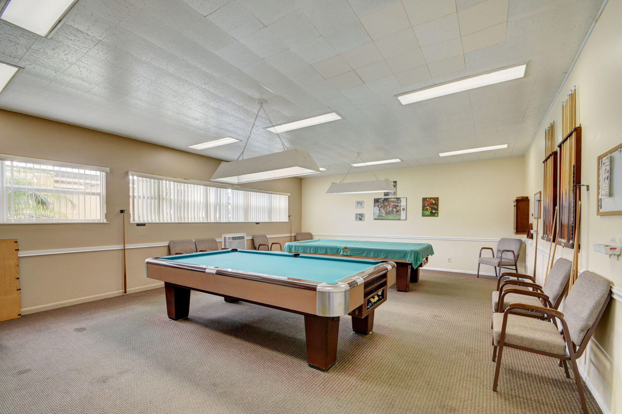 VILLAGE ROYALE CONDO 1 - Residential