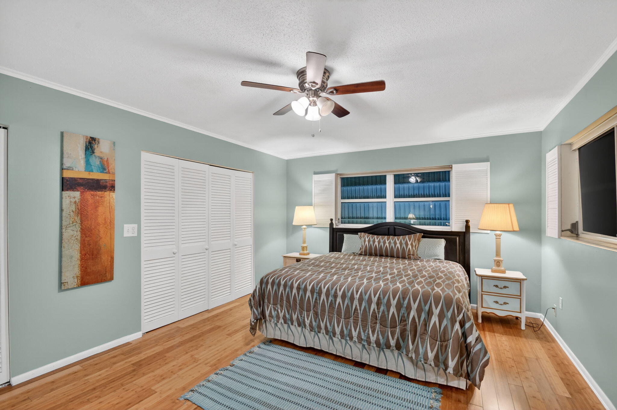 VILLAGE ROYALE CONDO 1 - Residential